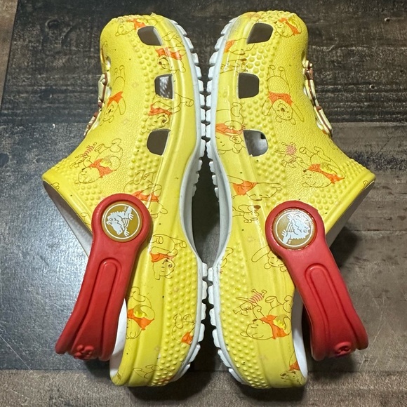 Winnie the Pooh Toddler Crocs - Picture 6 of 8